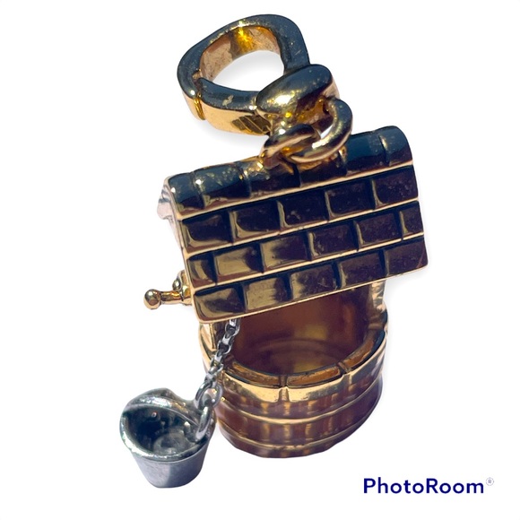 Wishing Well Juicy Charm Collectible and Retired Juicy Couture. Fully Working. - Picture 3 of 6